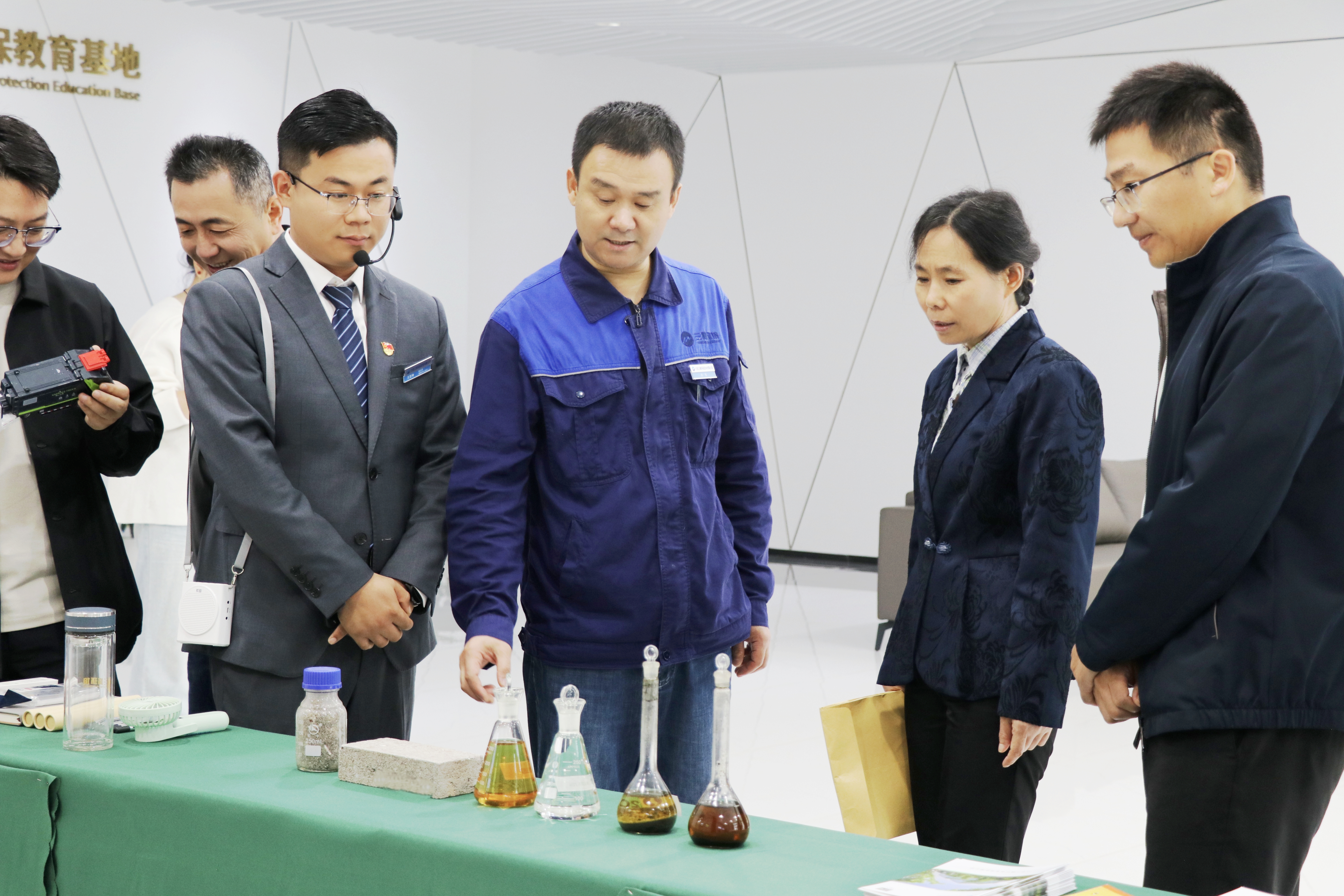 10月17日，安徽省生態(tài)環(huán)境廳調(diào)研六安三峰公司 為環(huán)保教育基地注入新動能.jpg